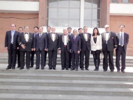 Preşedintele Academiei Shanghai, la Universitatea Şaguna din Constanţa